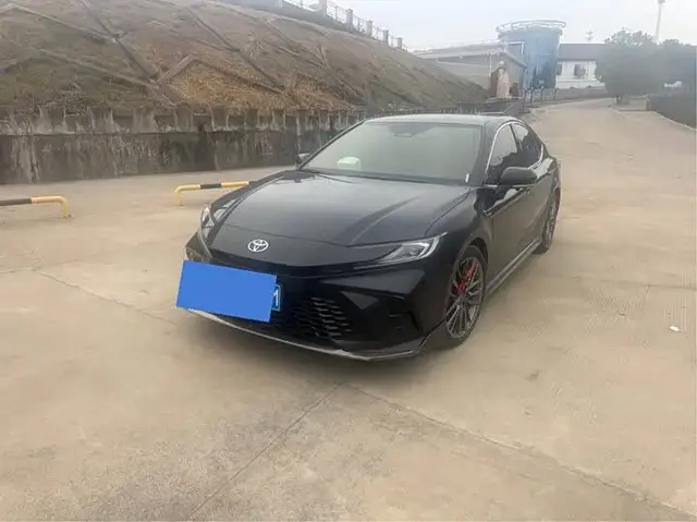 TOYOTA CAMRY GLORIOUS EDITION 2025