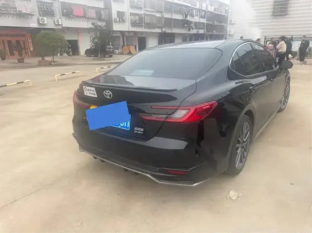 TOYOTA CAMRY GLORIOUS EDITION 2025