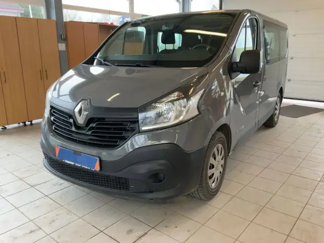 RENAULT TRAFIC 2016