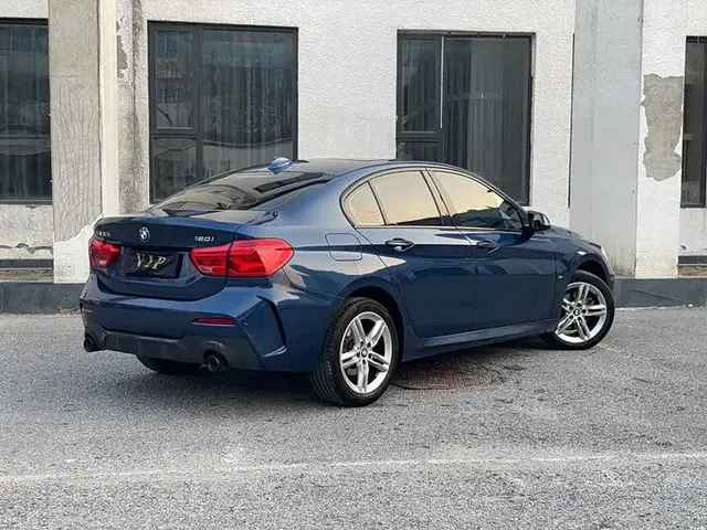BMW 120I M SPORT 2021