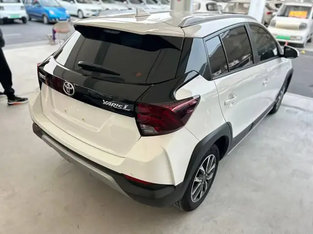TOYOTA YARIS L HIGH 2023