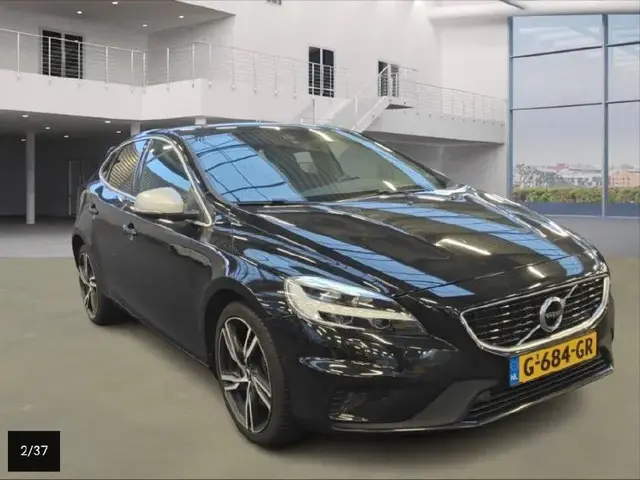 VOLVO V40 2018