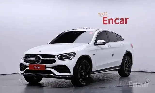 MERCEDES-BENZ GLC 300E COUPE 2021