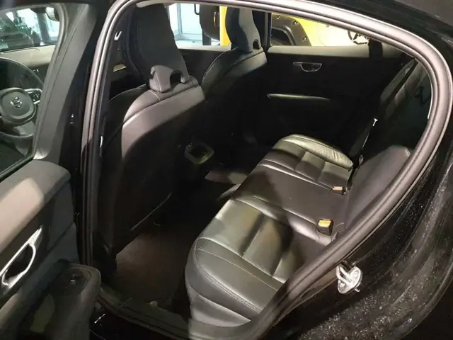 VOLVO S60 PLUS DARK 2022