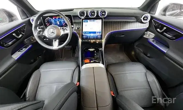 MERCEDES-BENZ GLC300 4MATIC AVANTGARDE COUPE 2024