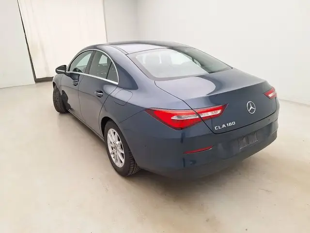 MERCEDES-BENZ CLA 180 BUSINESS SOLUTION 2021