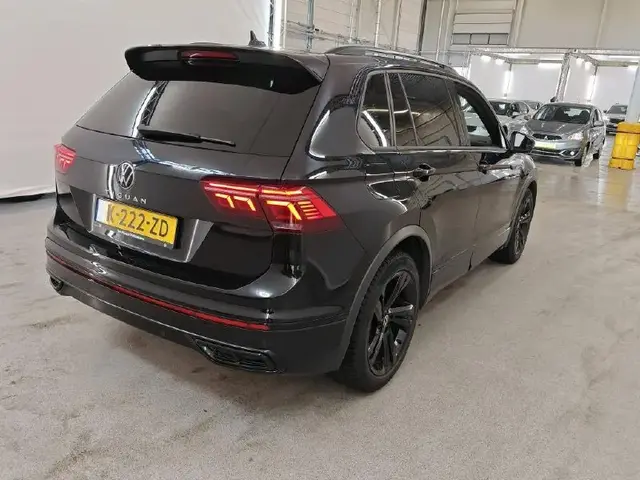 VOLKSWAGEN TIGUAN 2021