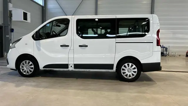 RENAULT TRAFIC COMBI L1 DCI 2018