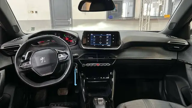 PEUGEOT 2008 BLUEHDI 130 S 2023