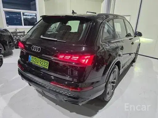 AUDI Q7 55 TFSI QUATTRO 2024