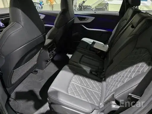 AUDI Q7 55 TFSI QUATTRO 2024