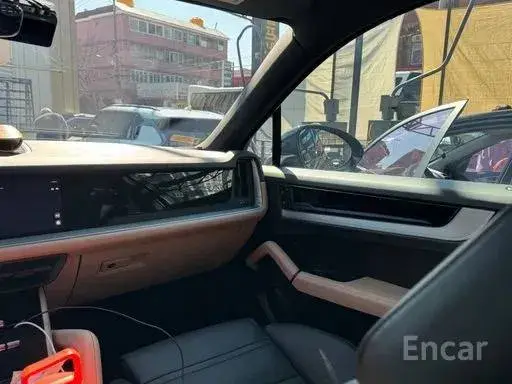 PORSCHE CAYENNE COUPE 2023