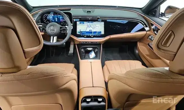 MERCEDES-BENZ E300 4MATIC AMG LINE 2024
