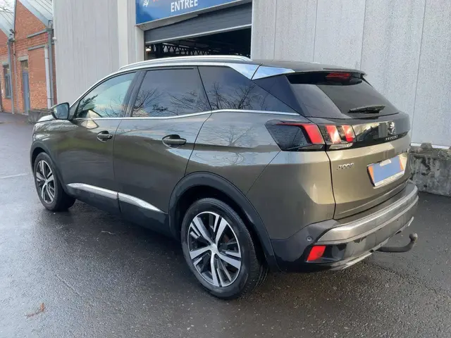 PEUGEOT 3008 PURETECH ALLURE 2018