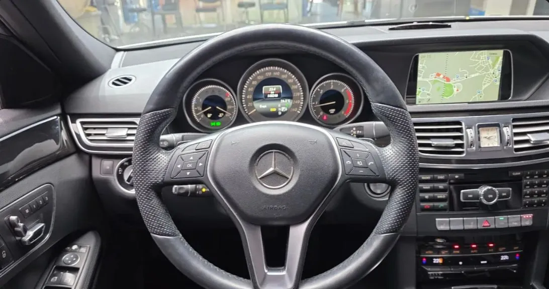 MERCEDES-BENZ E-CLASS 2013