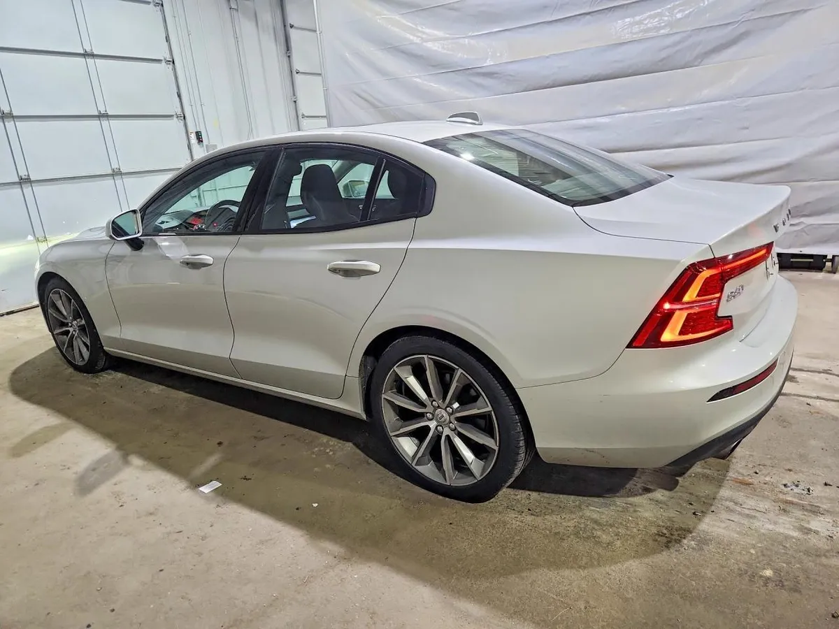 VOLVO S60 T5 MOMENTUM 2019