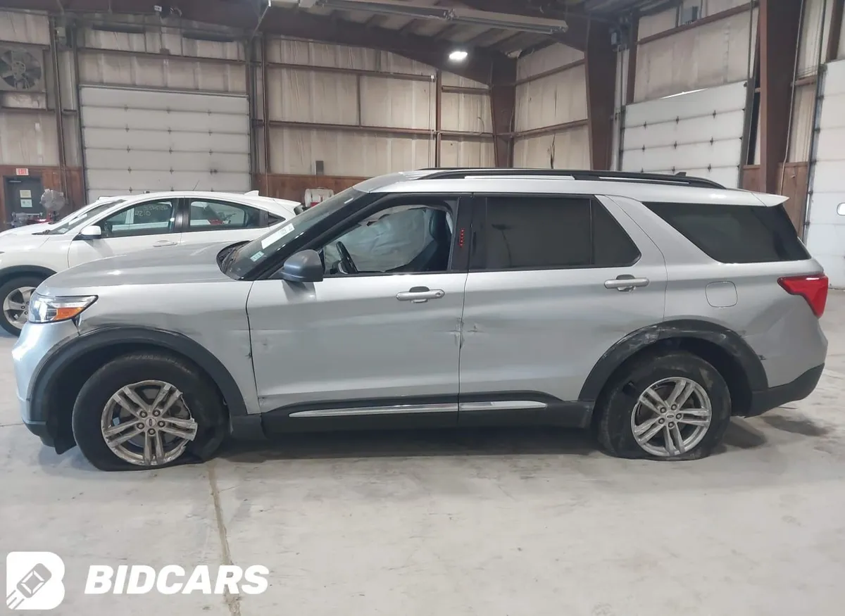 FORD EXPLORER XLT 2022
