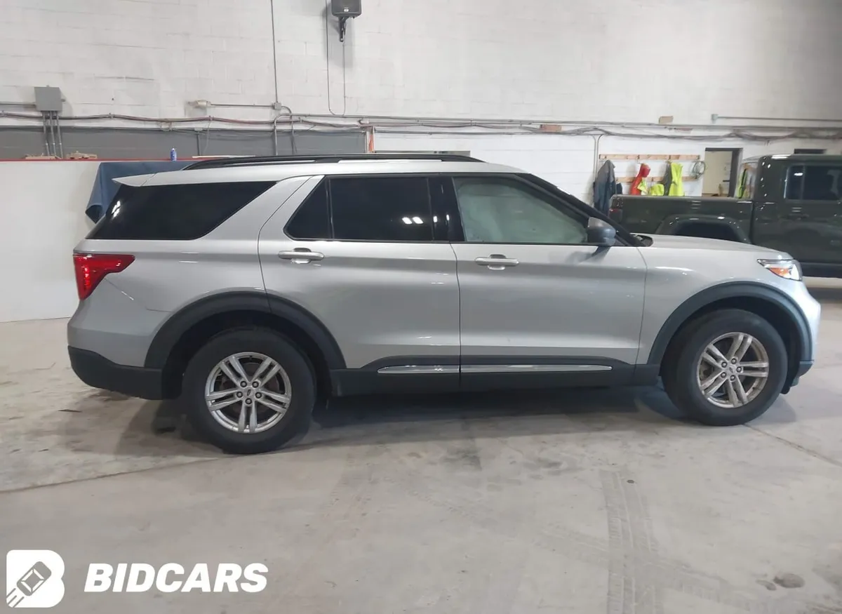 FORD EXPLORER XLT 2022