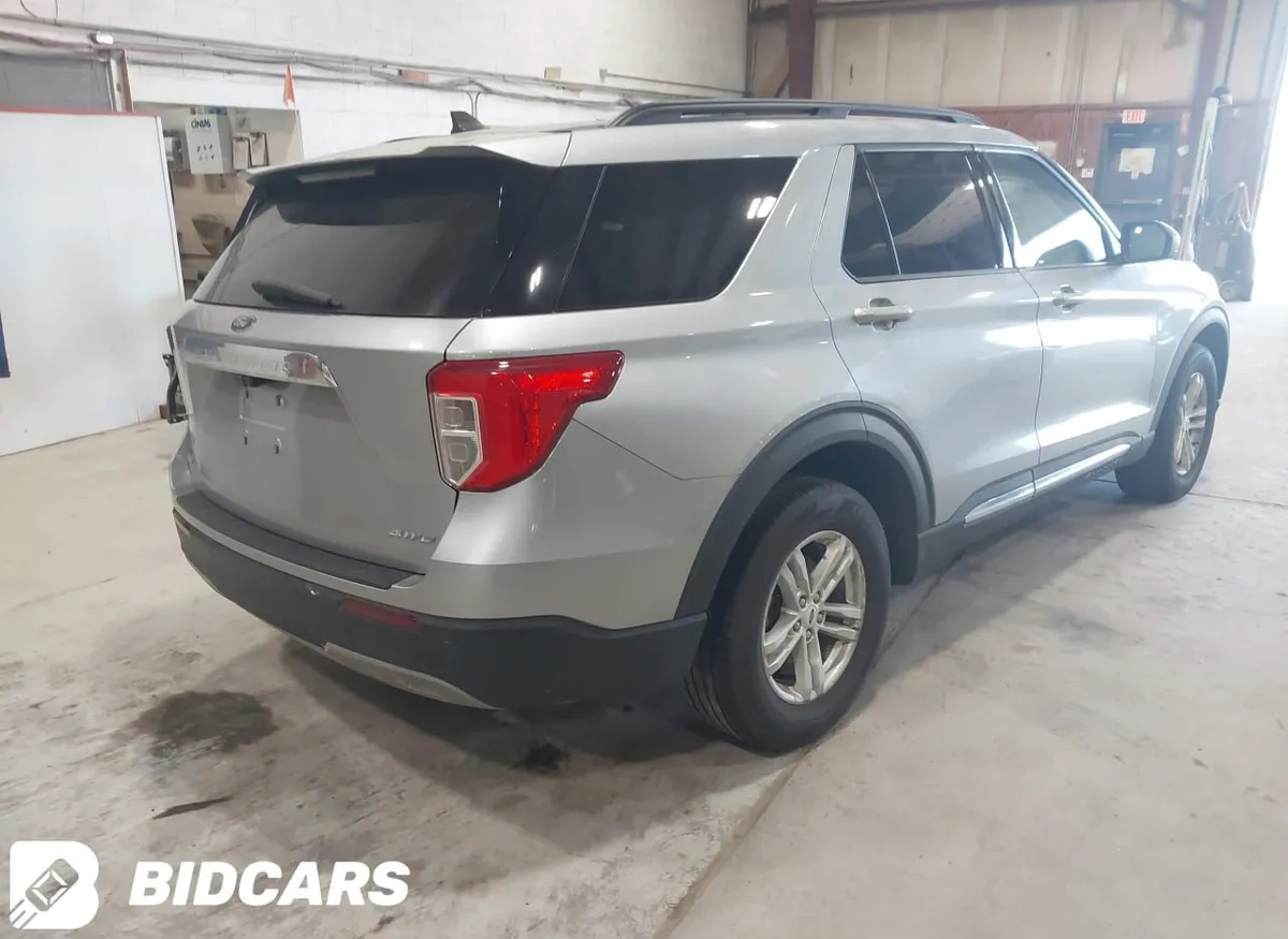 FORD EXPLORER XLT 2022