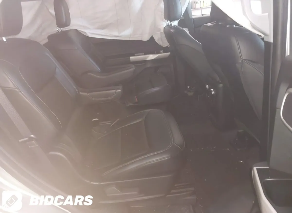 FORD EXPLORER XLT 2022