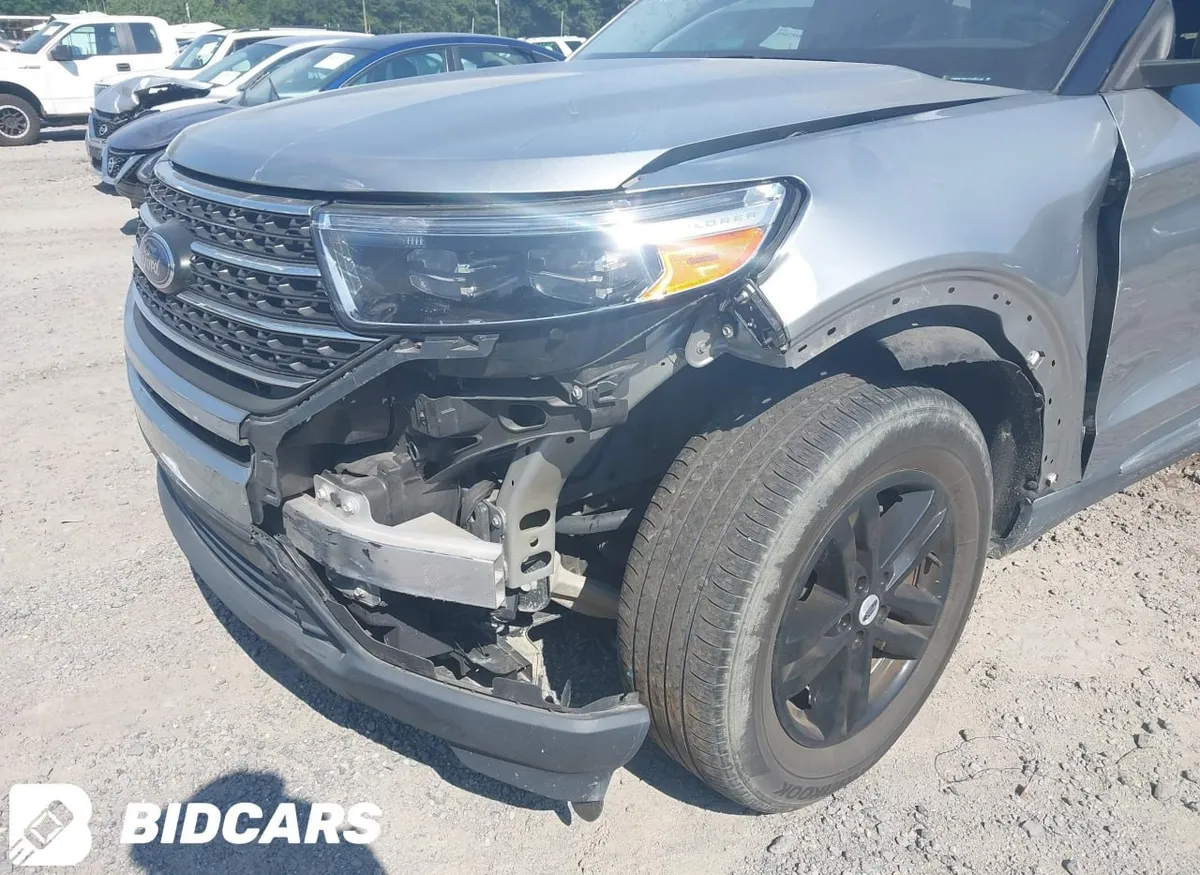 FORD EXPLORER XLT 2023