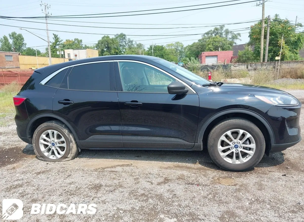 FORD ESCAPE SE 2022