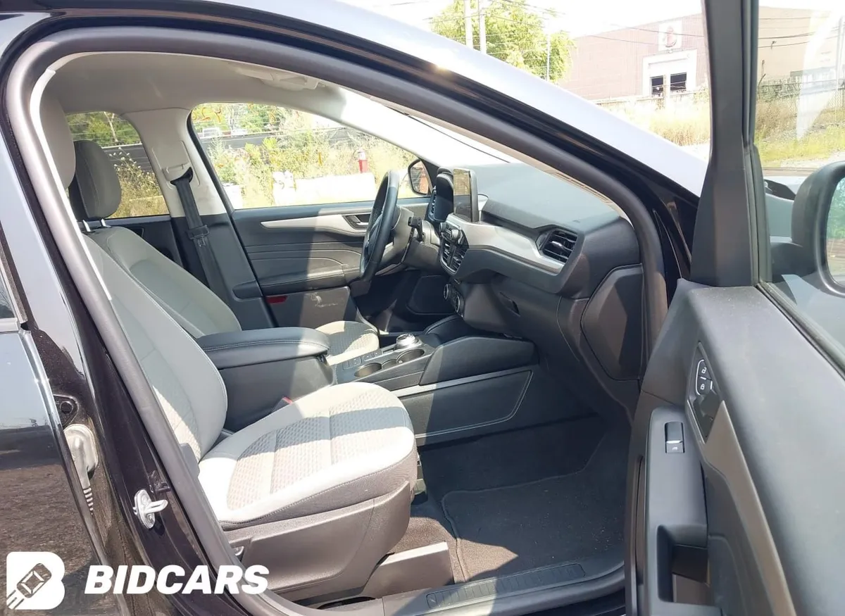 FORD ESCAPE SE 2022