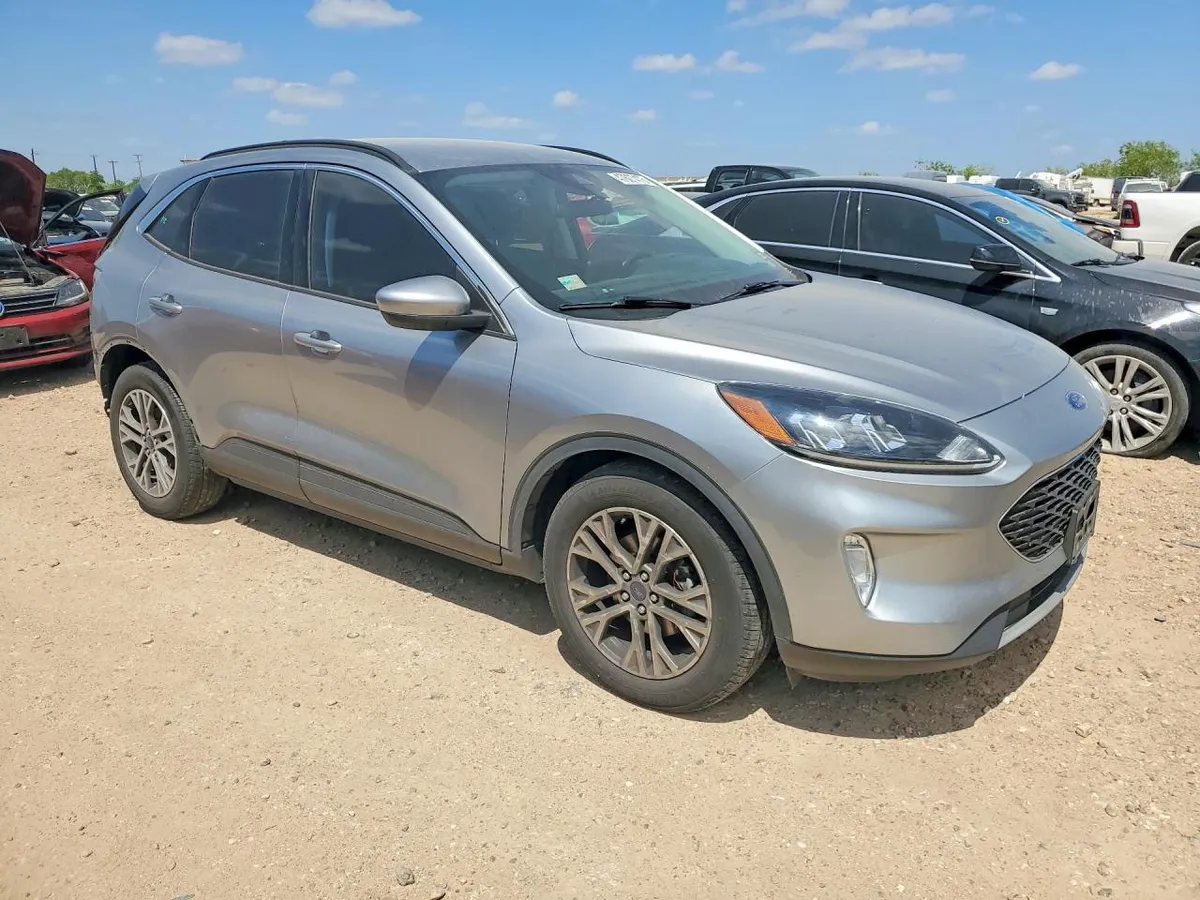 FORD ESCAPE SEL 2022