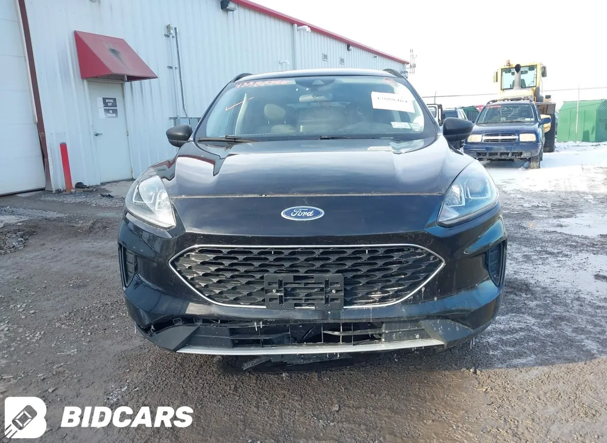 FORD ESCAPE SE 2022