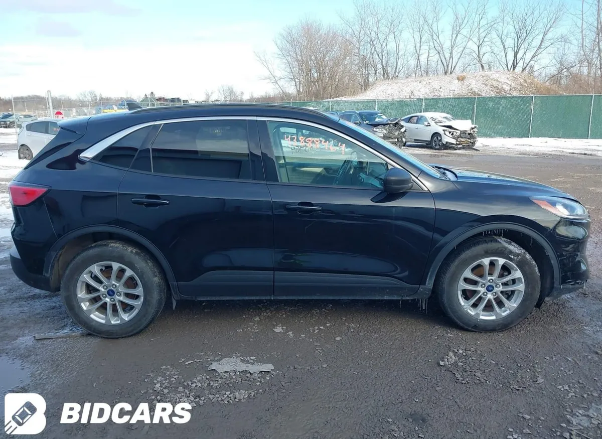 FORD ESCAPE SE 2022