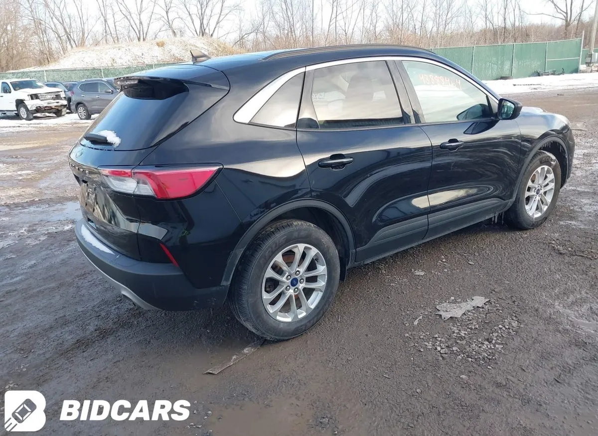 FORD ESCAPE SE 2022