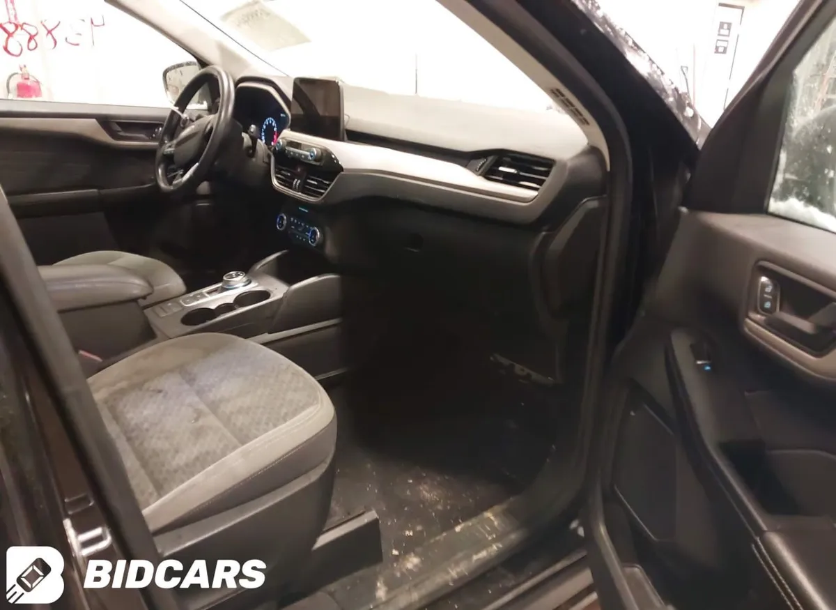 FORD ESCAPE SE 2022