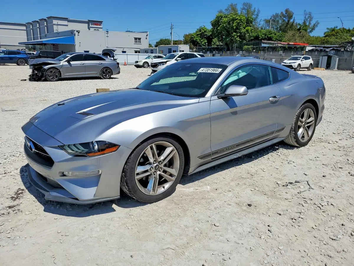 FORD MUSTANG 2021