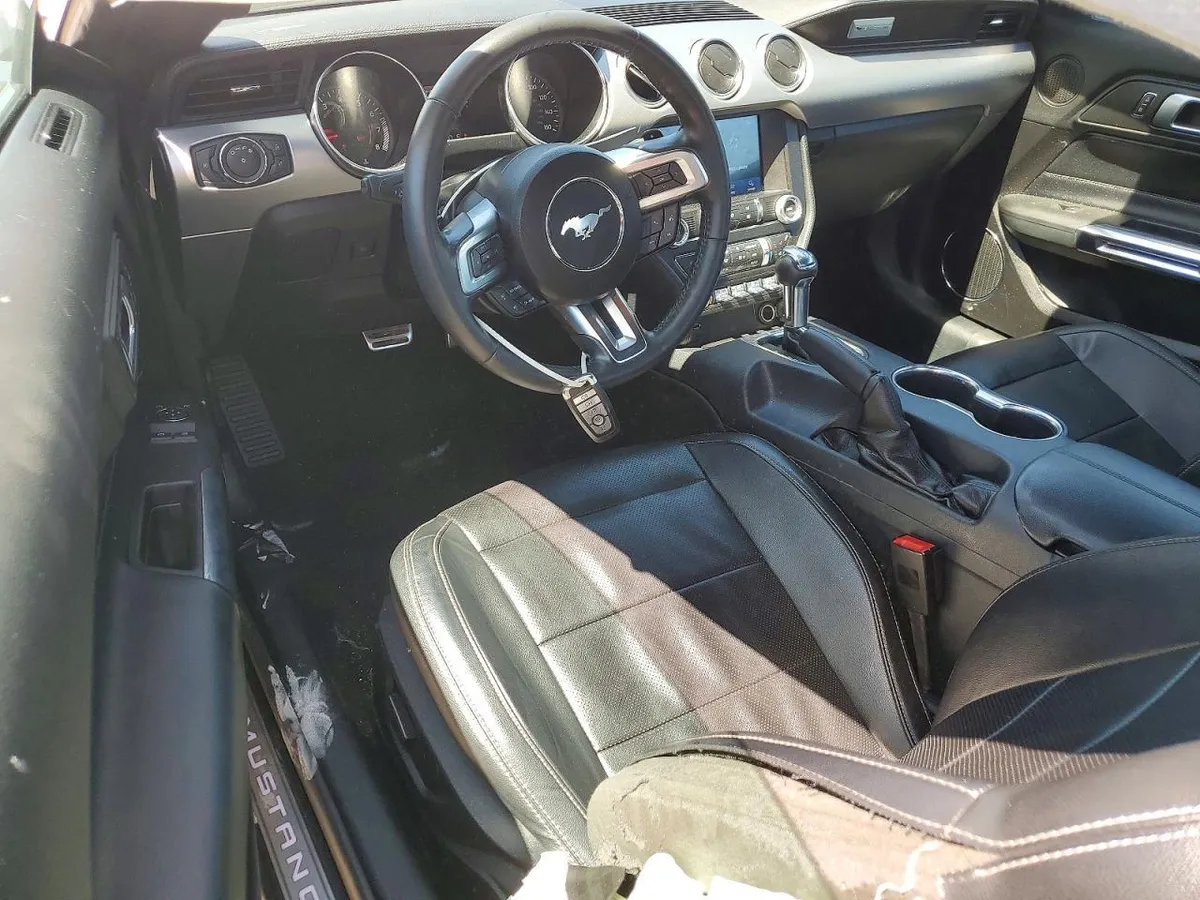 FORD MUSTANG 2021