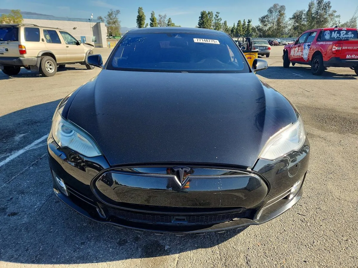 TESLA MODEL S 2016