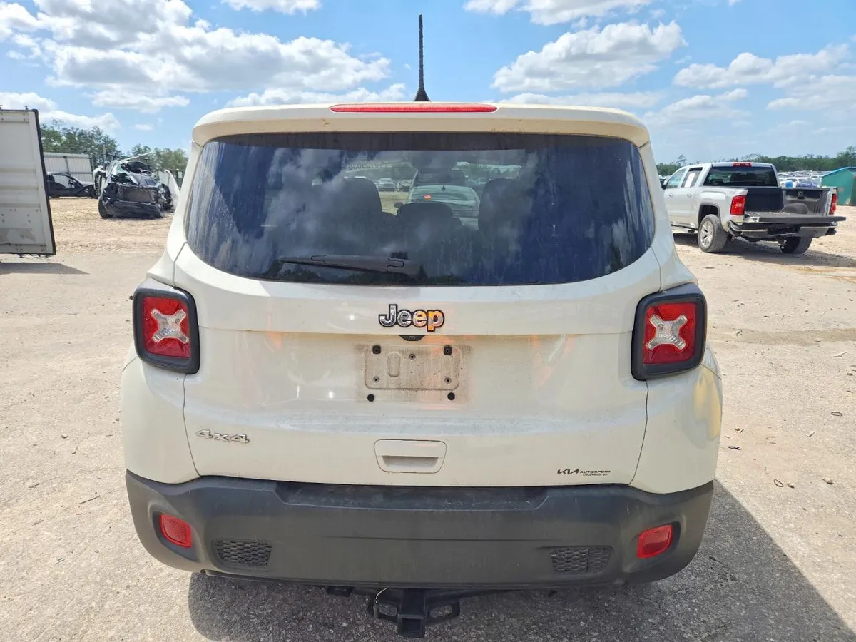 JEEP RENEGADE LATITUDE 2023