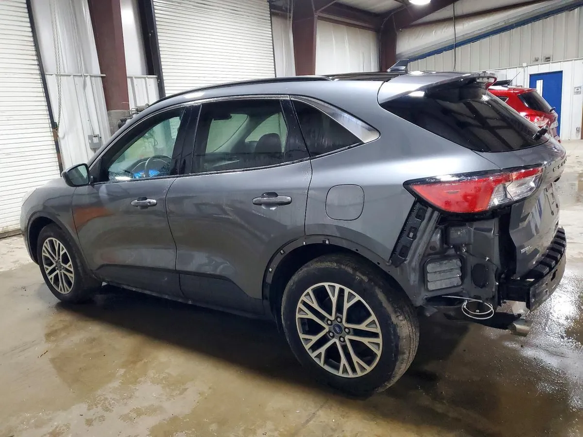 FORD ESCAPE SEL 2022