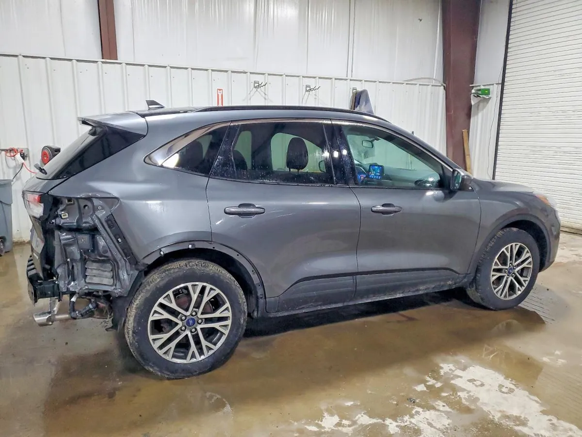 FORD ESCAPE SEL 2022