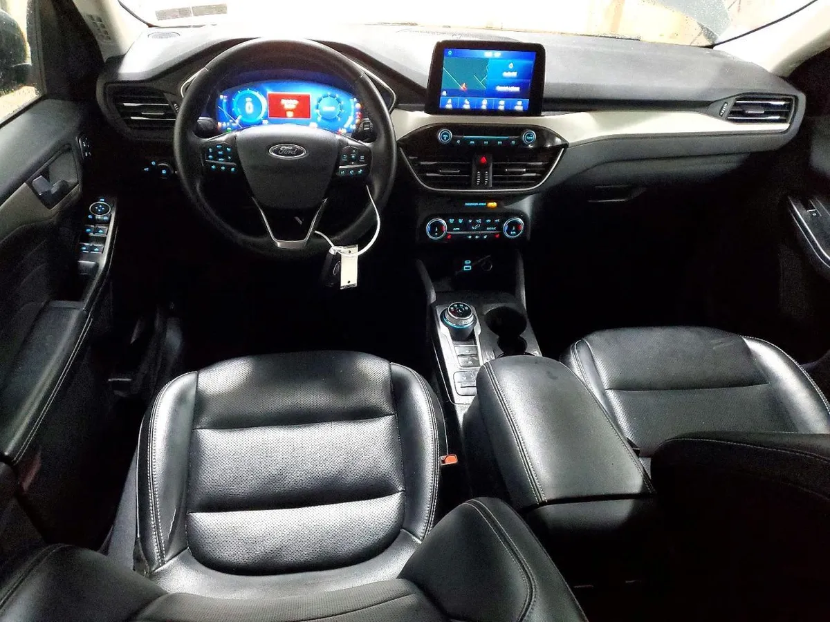 FORD ESCAPE SEL 2022