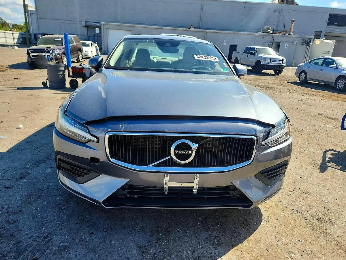 VOLVO S60 T5 MOMENTUM 2020
