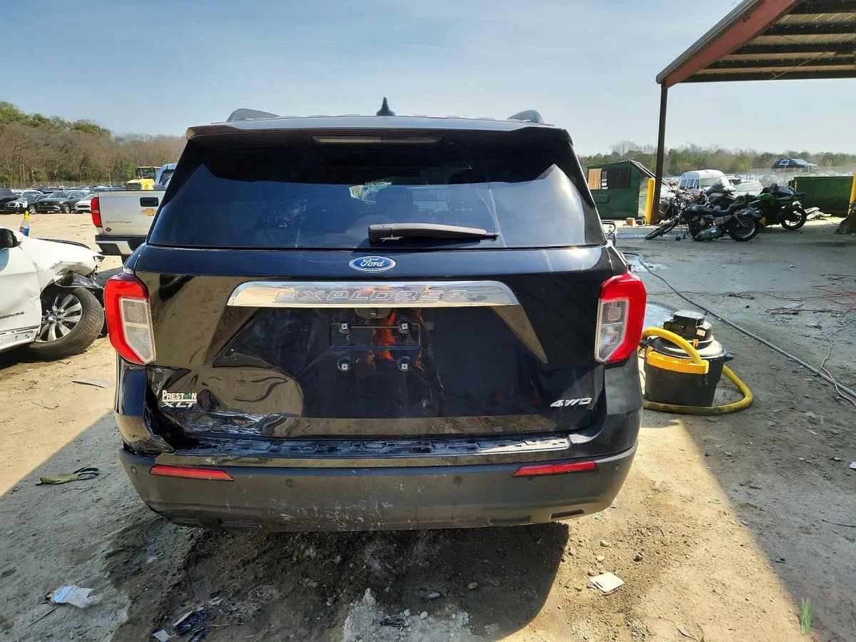 FORD EXPLORER XLT 2023