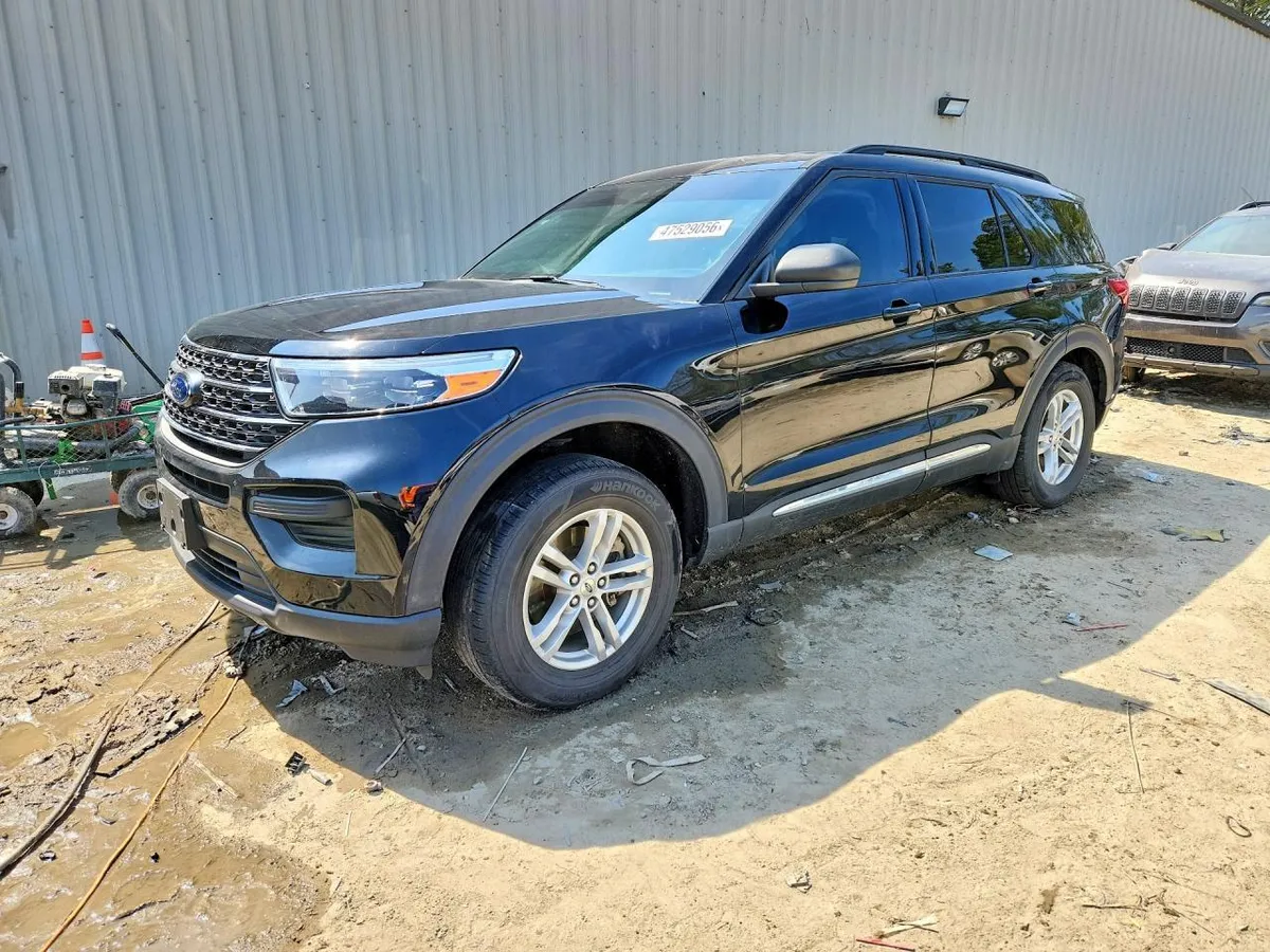 FORD EXPLORER XLT 2023