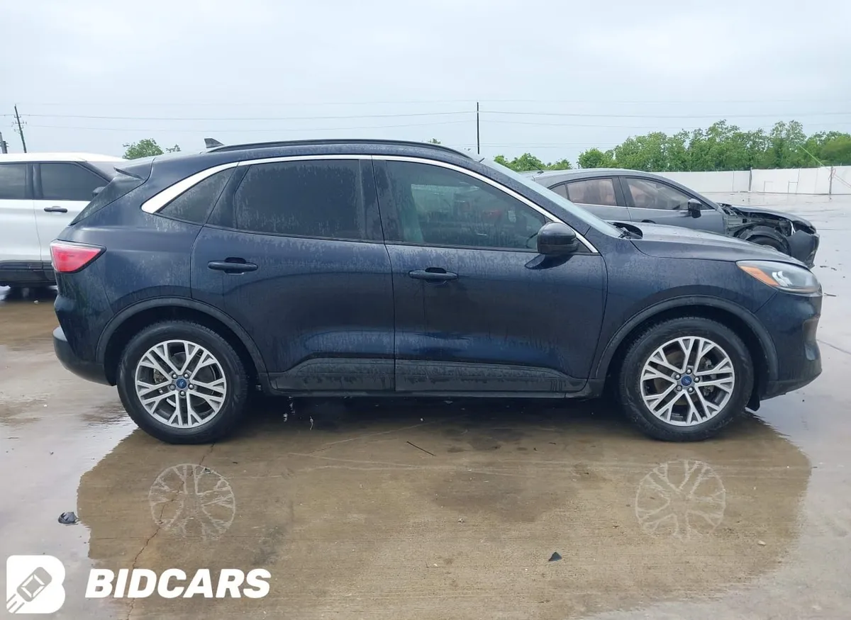 FORD ESCAPE SEL 2021