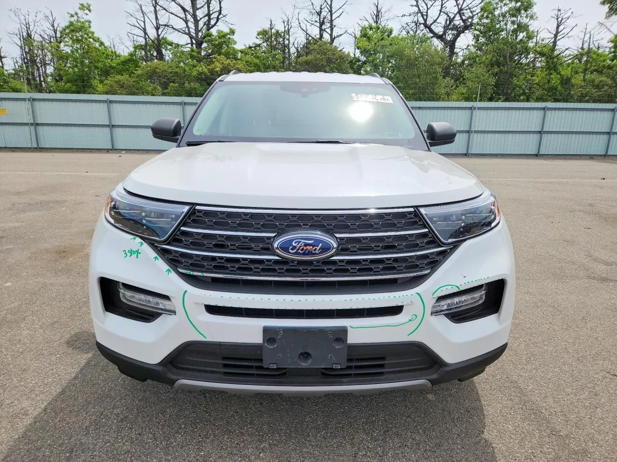 FORD EXPLORER XLT 2023
