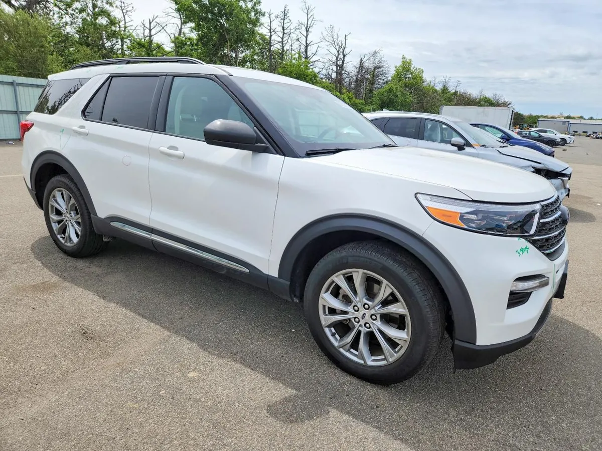 FORD EXPLORER XLT 2023