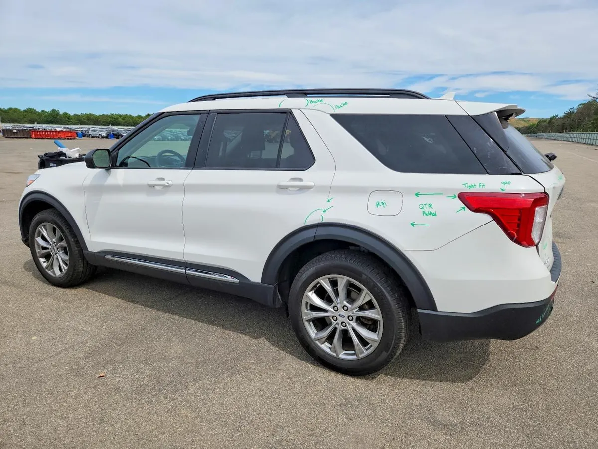 FORD EXPLORER XLT 2023