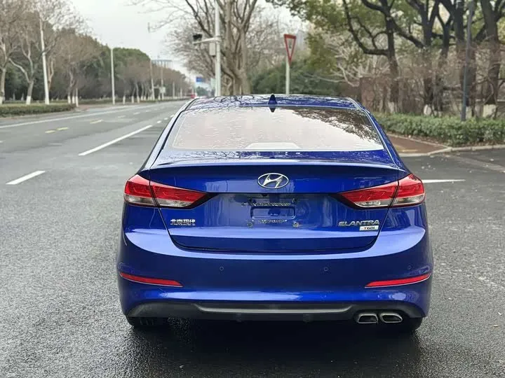 HYUNDAI ELANTRA 2019