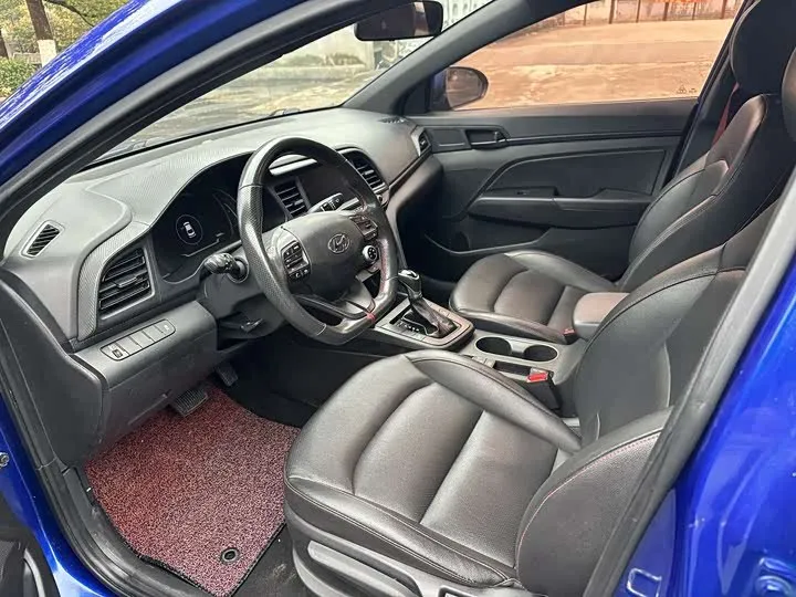 HYUNDAI ELANTRA 2019