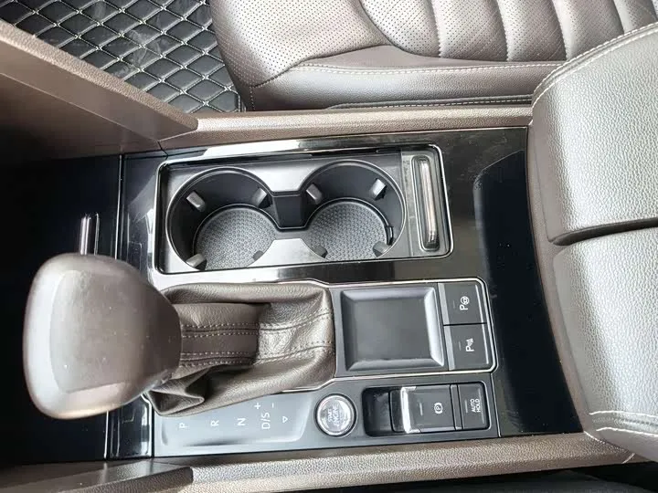 VOLKSWAGEN TERAMONT 2018