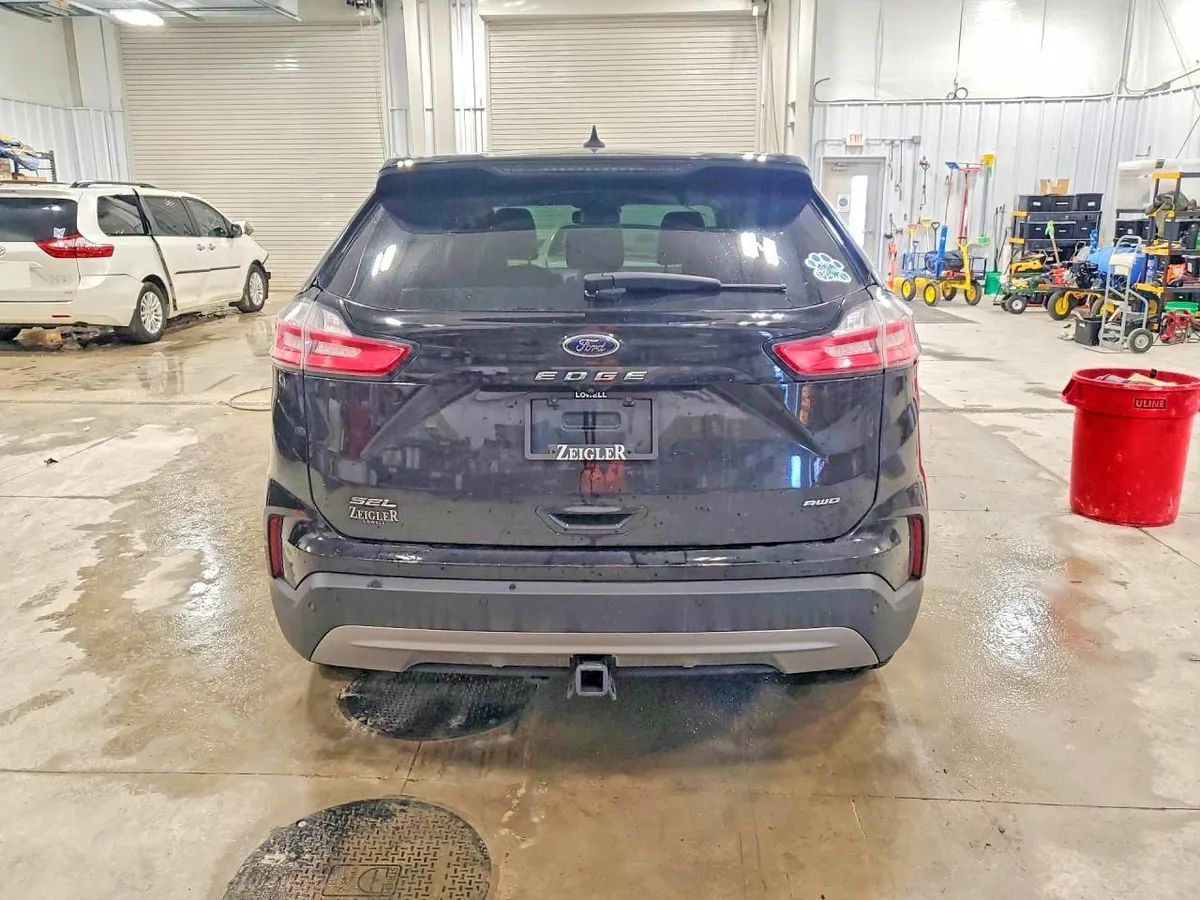 FORD EDGE SEL 2022